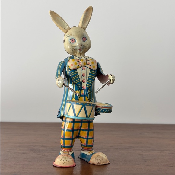 Vintage Rabbit Drummer - Picture 1 of 16